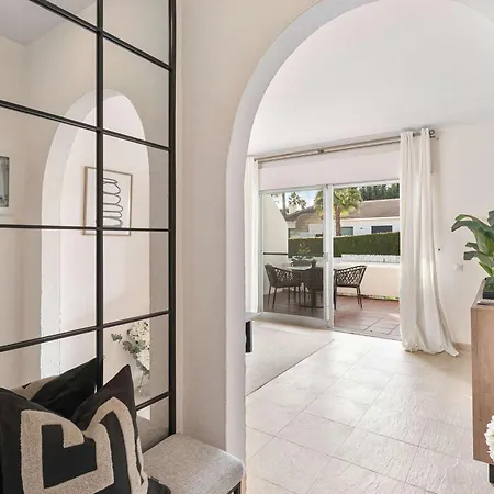 Garden 52 Puerto Banus Apartment